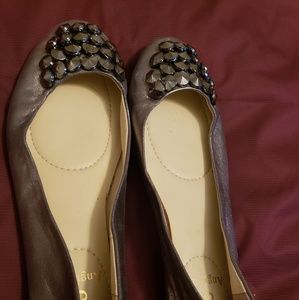 Enzo Angiolini silver flats